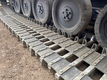 Image 4 Pisten Bully 400 snow grooming machine